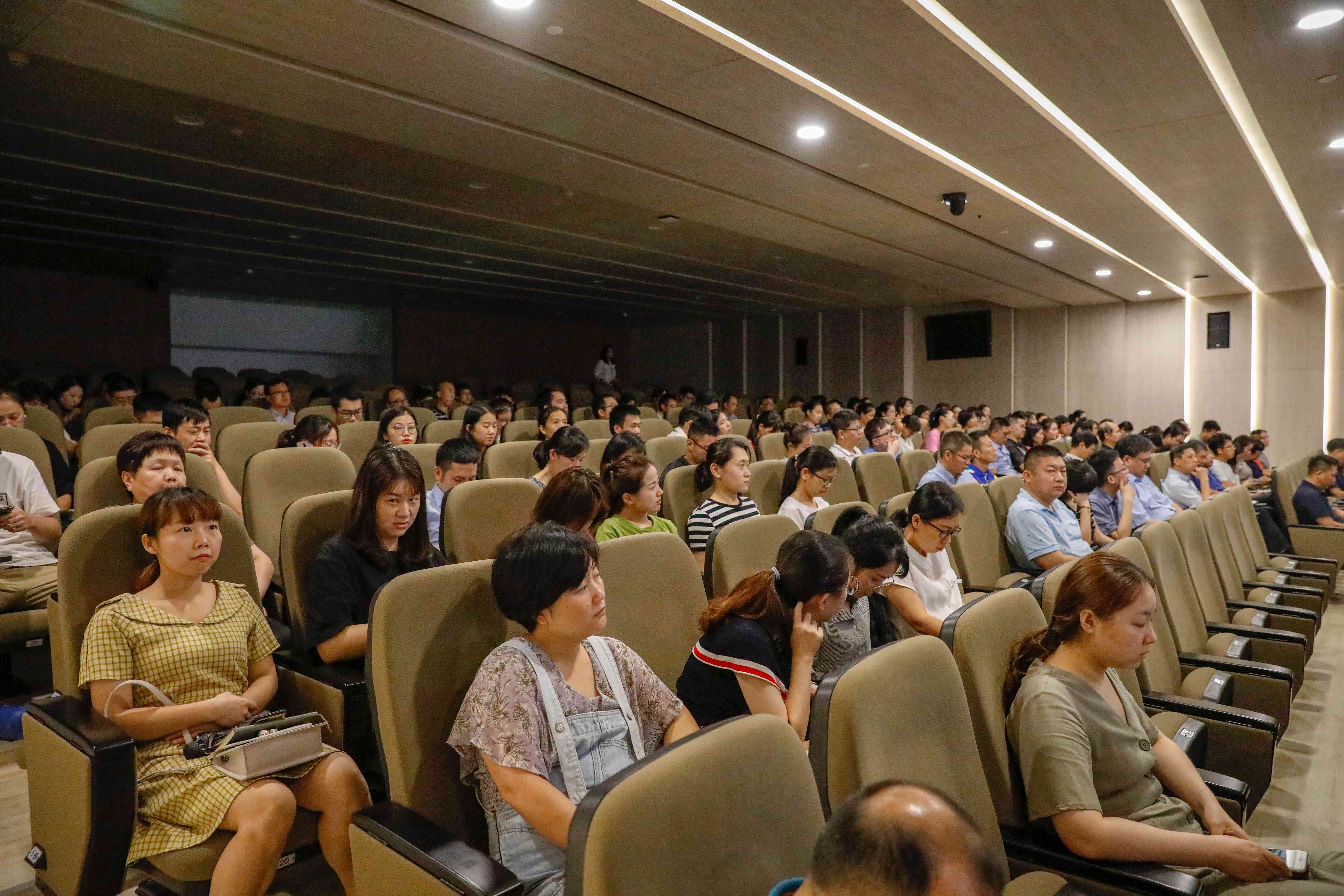 微信图片_20190729193248_副本.jpg